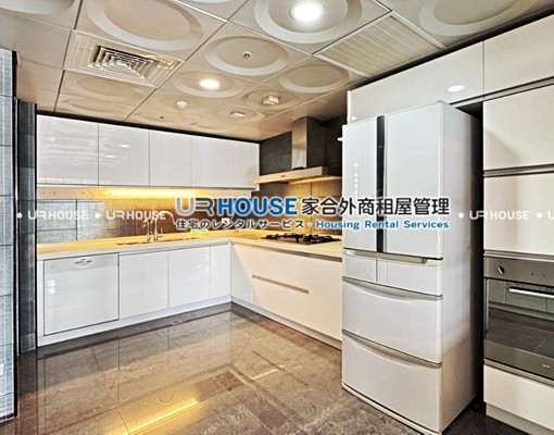 MRT忠孝新生。寬敞舒適大空間。黃金地段。高樓景觀。ENG - Image 4