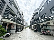 仁愛路2151巷❤️旭海典雅裝..