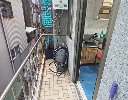 府前商圈電梯陽台大套房 - Image 11
