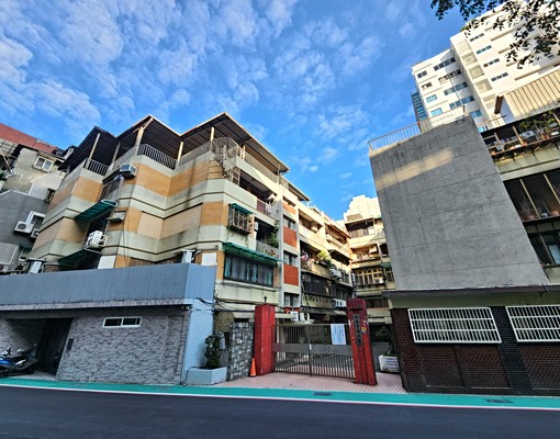 中崙大潤發-有陽台大套房 - Image 11