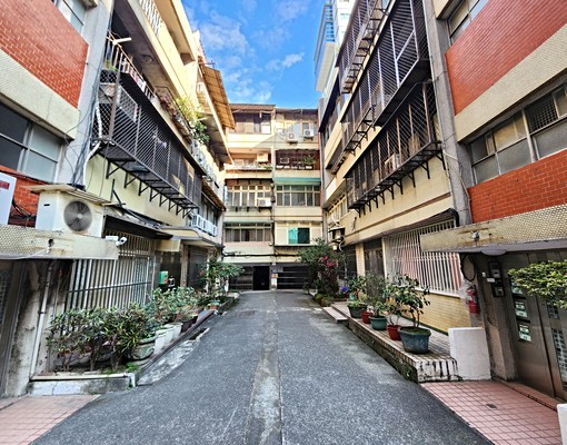 中崙大潤發-有陽台大套房 - Image 10
