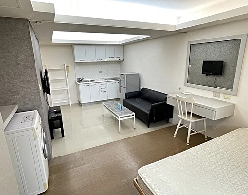 吳興商圈精緻套房/家具全/含水費/第四台/網路 - Image 8
