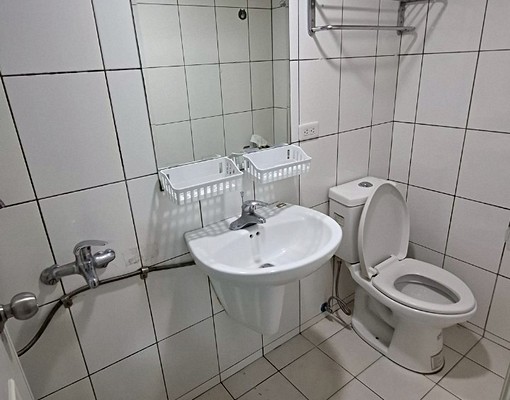 火車站多用途可營登美業美睫電商工作室 - Image 4