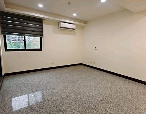 出價就談🍎/中路特區主建約50坪大三房車/家具可談 - Image 3