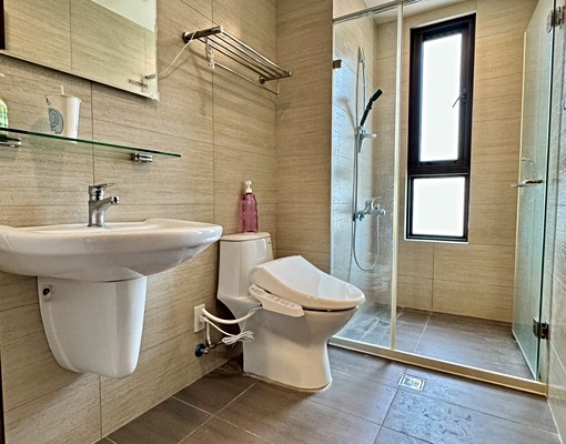 興大苑視野三面採光通風裝潢2+1房平車含管 - Image 8