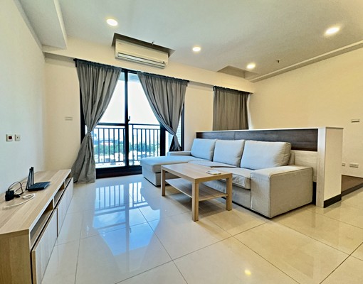 興大苑視野三面採光通風裝潢2+1房平車含管 - Image 1