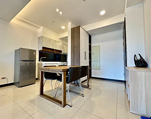 興大苑視野三面採光通風裝潢2+1房平車含管 - Image 4