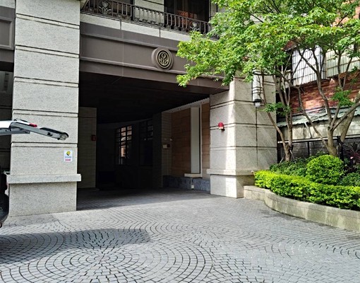 士林前港公園旁機械車位出租 - Image 1