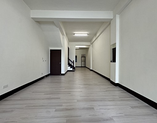 🍎巨蛋商圈|【整棟透天店面全新整理】新庄仔路 - Image 1