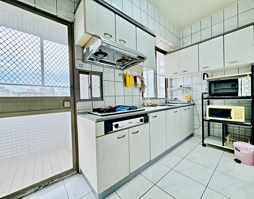 鼎山商圈獨層寬敞大四房(可租補) - Image 3