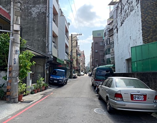 建均獨家●巨城大面寬建地買地送屋有保存登記可危老