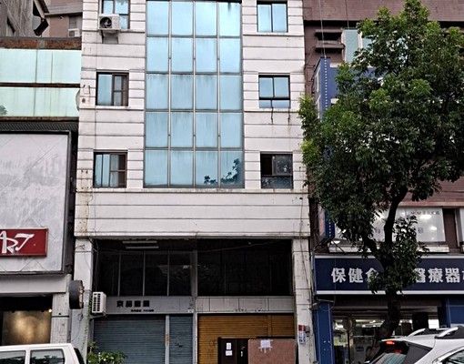 <大昌陽明熱鬧商圈>低價大昌路上1-5樓大透店-重新整新粉刷 - Image 2