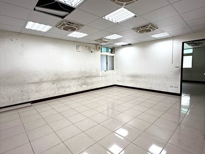 🍊新興高中1+2樓住辦店　高城商圈、方正大面寬、八米路