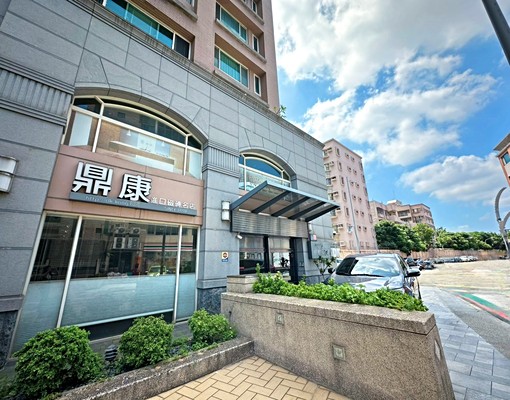 📍縣政特區☆文化中心三角窗大角店☆光明一路 - Image 1