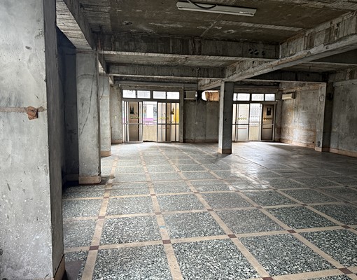 二樓有獨立樓梯進出方便 - Image 7