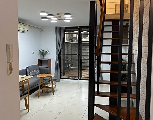 大露臺樓中樓,城隍廟商圈,可報稅 - Image 1