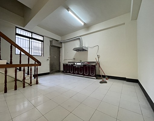 豐原蛋黃區│生活機能優│全聯旁巷內透天 - 591租屋網 - Image 3