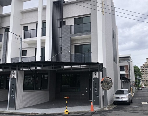 斗六市石榴路全新透天一樓整層出租,適合美容美髮洗衣店補習班等 - Image 2