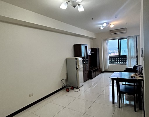 高樓層大坪數近中華路稀有釋出 - Image 2