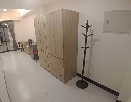 大陽台.鬧中取靜.生活機能良好.個人洗衣機洗.免管理費 - Image 4