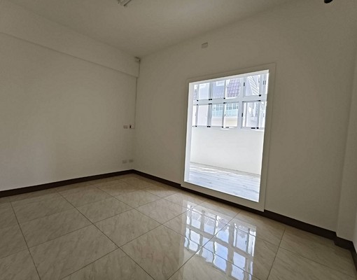 🌟🌟左營稀有精品電梯透天店住👉可看屋囉💘 - Image 2