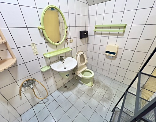 新中北路大透天/可補助/可寵物/格局方正/交通便利/超大露台 - Image 8