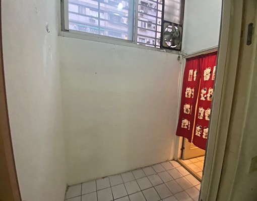崇倫國中五權八街/臨路透天店面1～2樓可營登工作室/可停車 - Image 8