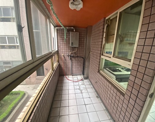 崇倫國中五權八街/臨路透天店面1～2樓可營登工作室/可停車 - Image 14