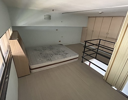 英郡挑高屋~傢俱齊全~溫馨乾淨 - Image 5
