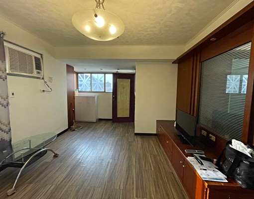 輕裝潢📍家具齊全|文昌東一街📍男女皆可 - Image 2