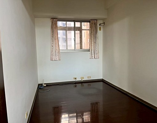 近中山東路三段~龍慈路大4房附家俱電器 - Image 4