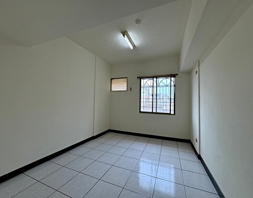 嶺東黃昏市場旁三房|平面車位可租| - Image 6