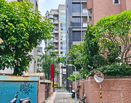 《秒殺!》【東門站&忠孝新生站|仁愛路二段☆一樓邊間大套房】 - Image 6