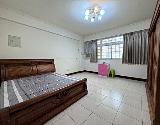 近博愛國中三房美屋可當員工宿舍 - Image 1