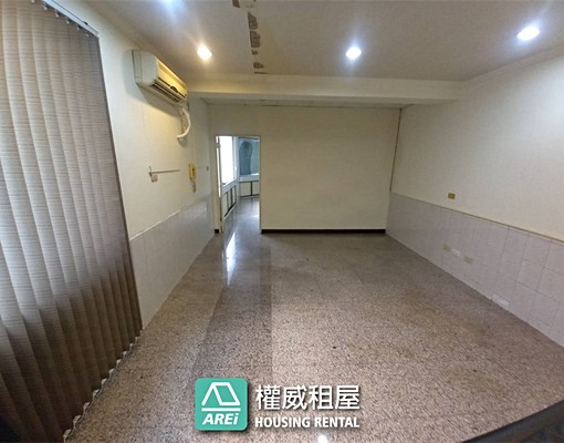 美麗島捷運站｜有人潮二樓適合經營固定客戶辦公室或工作室 - Image 1