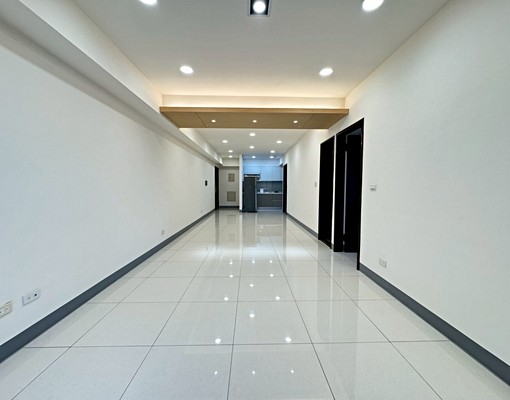 左營｜近高鐵．公園旁｜高樓景觀宅｜3改2房＋平車 - Image 2