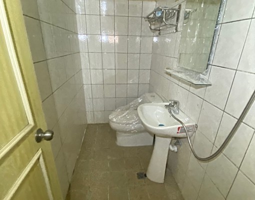 內新市場中新街/全新整修臨路透天店面1~2樓三房平車可貓租補 - Image 13