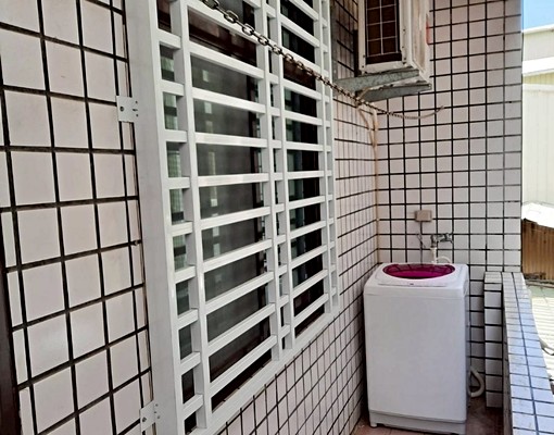 家俱家電全,裝潢好,一卡皮箱即可入住。 - Image 4