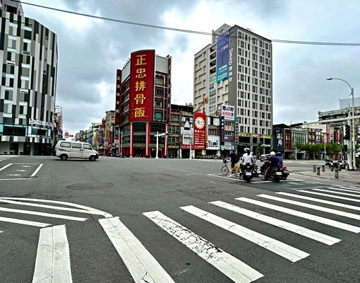 高雄車站有陽台大套房 - Image 6