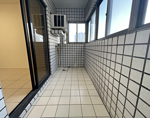 汐止大同路五堵車站前電梯4房~可租補 - Image 12