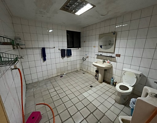 便宜超級無敵大公寓室內80坪可以補租 - Image 12