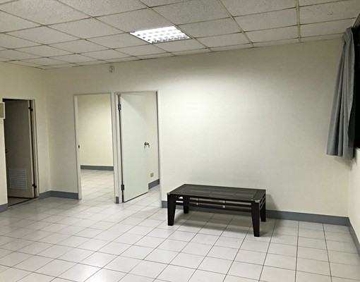 捷運後山埤站玉成公園6樓頂加屋主自租 - Image 1