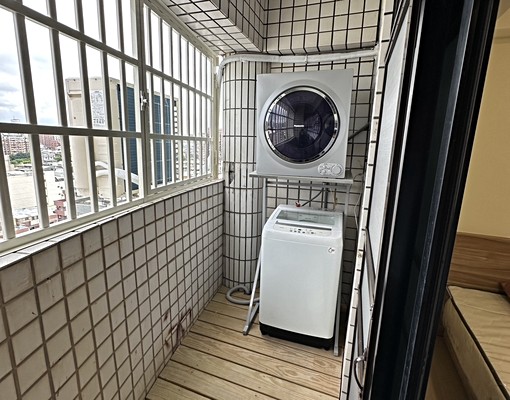 近藝文全新裝潢有電梯有垃圾間大套房 - Image 1