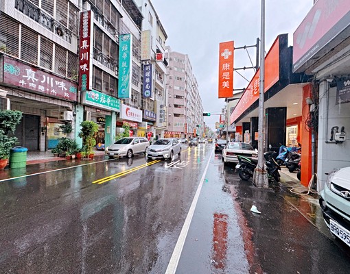 曾芯獨家專🏡租🏙【正北平路上・黃金店面】北平市場旁 - Image 3