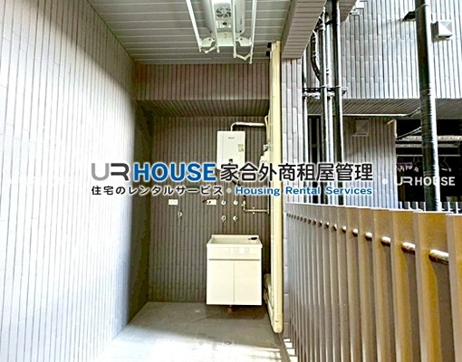 寬敞舒適。新穎釋出。自用設計。高檔享受。採光明亮 - Image 14