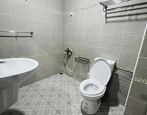 近新天地~可養貓租屋補助~南區一樓有陽台 - Image 6