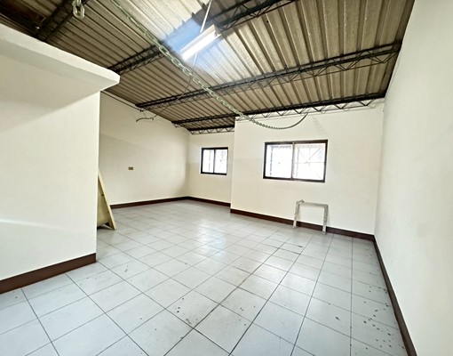 高雄大寮民族透天整棟出租好氣派 - Image 11