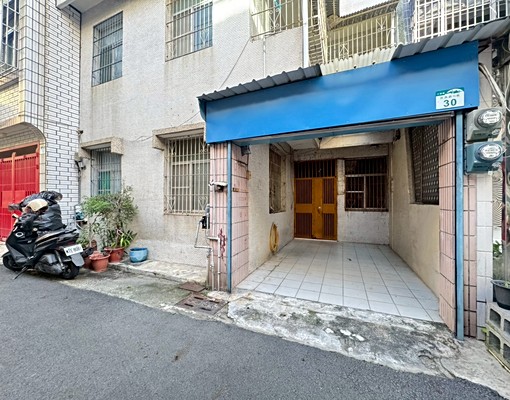 高雄大寮民族透天整棟出租好氣派 - Image 1