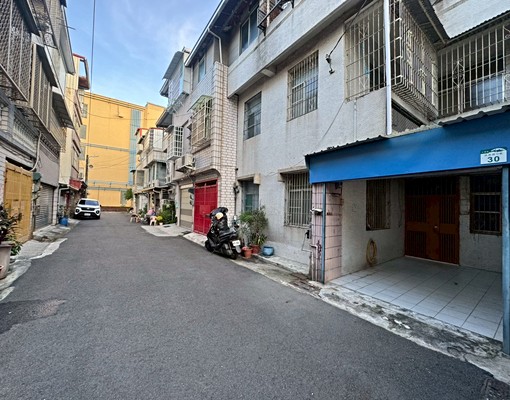 高雄大寮民族透天整棟出租好氣派 - Image 14