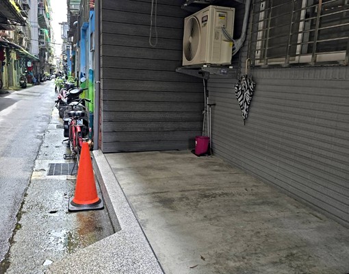 全新裝潢,美炸~~仁愛街生活機能強,半年起租~~~3房2衛 - Image 2